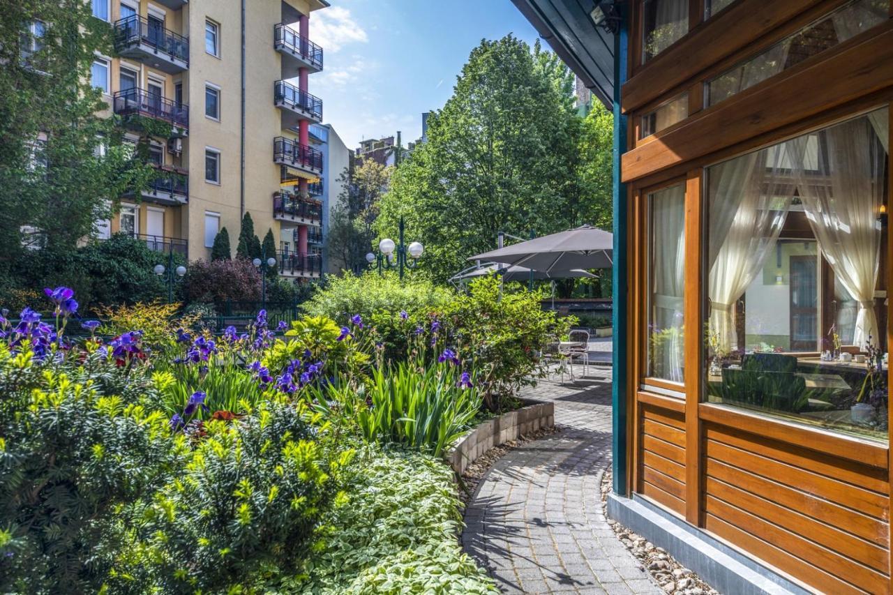 Corvin Hotel Budapest Residence ภายนอก รูปภาพ