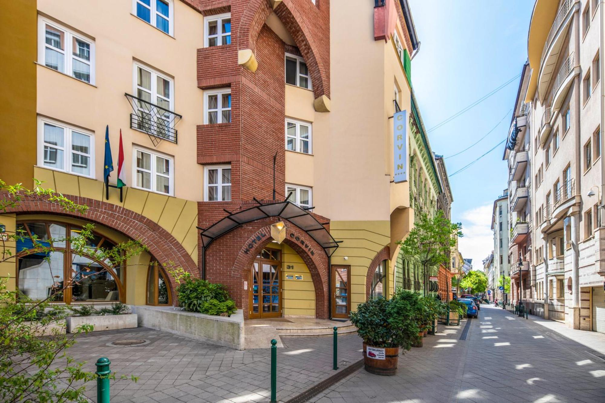 Corvin Hotel Budapest Residence ภายนอก รูปภาพ