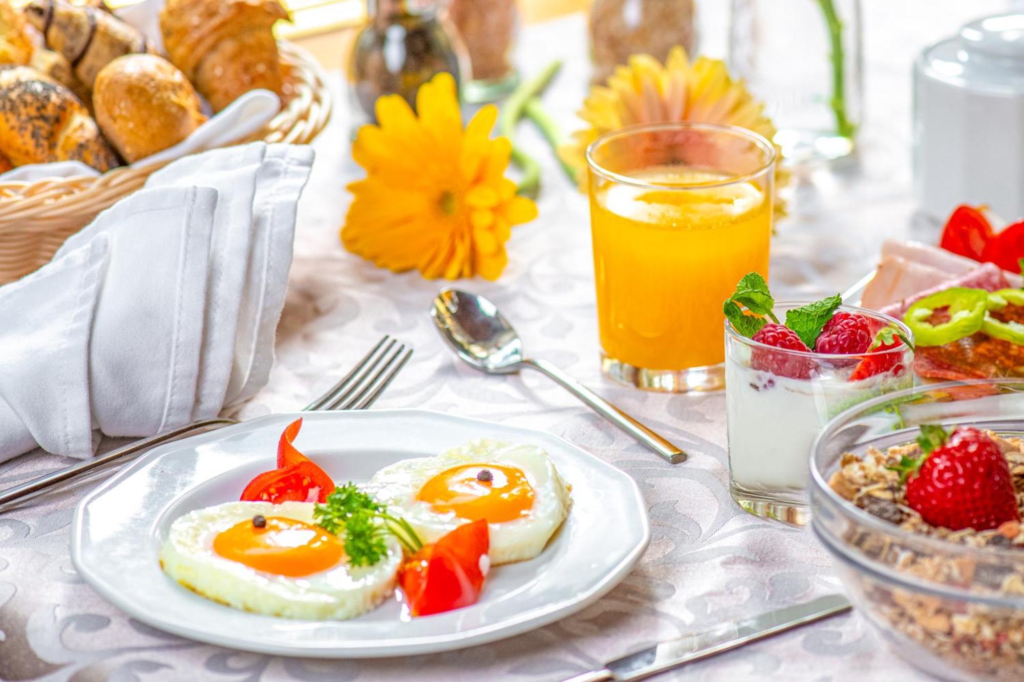 Corvin Hotel Budapest Residence ภายนอก รูปภาพ