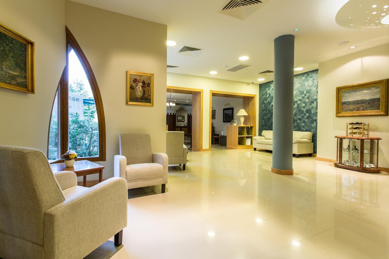 Corvin Hotel Budapest Residence ภายนอก รูปภาพ